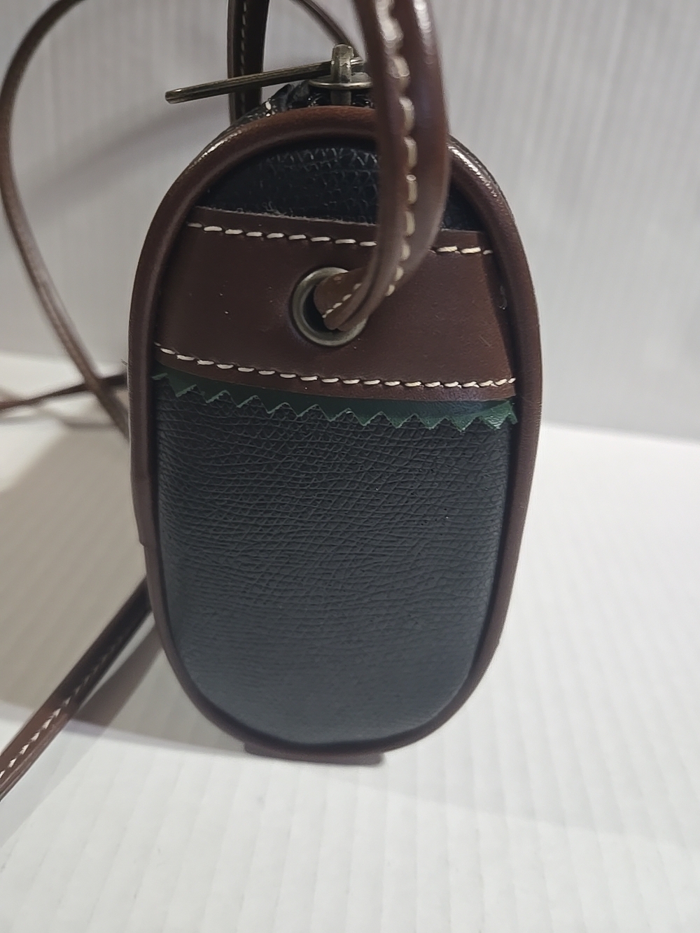 Vintage ESPRIT Black Crossbody Shoulder Bag w/ Brown Accent Spellout Green Trim - Picture 4 of 11